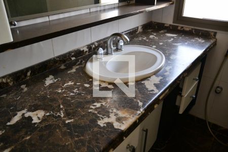Apartamento à venda com 180m², 5 quartos e 2 vagas Apartamento à venda com 180m², 5 quartos e 2 vagasBanheiro Suite 3