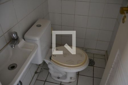 Apartamento à venda com 180m², 5 quartos e 2 vagas Apartamento à venda com 180m², 5 quartos e 2 vagasBanheiro Area de serviçoBanheiro Area de serviço