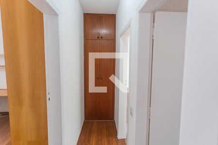 Corredor de apartamento à venda com 2 quartos, 60m² em Serra, Belo Horizonte