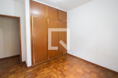 Casa à venda com 426m², 4 quartos e 4 vagas Casa à venda com 426m², 4 quartos e 4 vagasQuarto 2