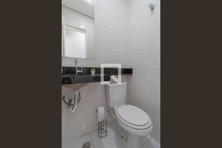 Casa à venda com 110m², 2 quartos e 3 vagas Casa à venda com 110m², 2 quartos e 3 vagasBanheiro de Serviço