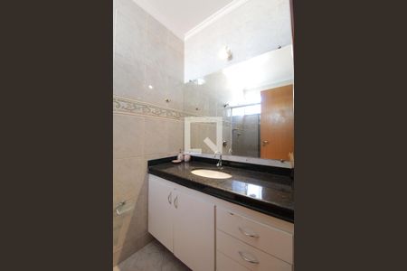 Apartamento à venda com 175m², 4 quartos e 3 vagasBanheiro da Suíte 2