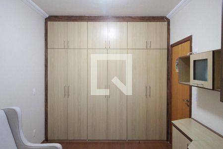 Apartamento à venda com 175m², 4 quartos e 3 vagasQuarto 2