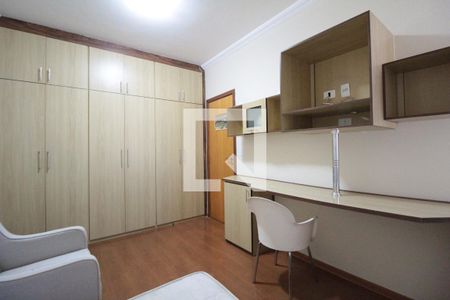Apartamento à venda com 175m², 4 quartos e 3 vagasQuarto 2