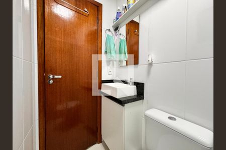 Apartamento à venda com 51m², 2 quartos e 2 vagas Apartamento à venda com 51m², 2 quartos e 2 vagasBanheiro