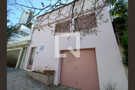 Casa à venda com 95m², 2 quartos e 1 vaga Casa à venda com 95m², 2 quartos e 1 vagaFachada