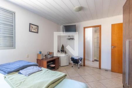 Casa à venda com 246m², 3 quartos e 4 vagas Casa à venda com 246m², 3 quartos e 4 vagasQuarto Suíte