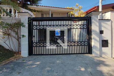 Casa à venda com 320m², 3 quartos e 2 vagasPLACA INSTALADA NA FACHADA