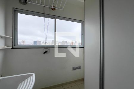 Apartamento à venda com 82m², 3 quartos e 2 vagas Apartamento à venda com 82m², 3 quartos e 2 vagasÁrea de serviço