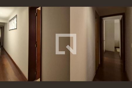 Apartamento à venda com 180m², 3 quartos e 2 vagasCorredor