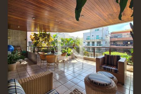 Apartamento à venda com 180m², 3 quartos e 2 vagasVaranda