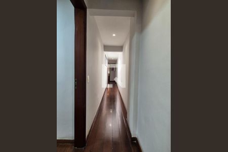 Apartamento à venda com 180m², 3 quartos e 2 vagasCorredor