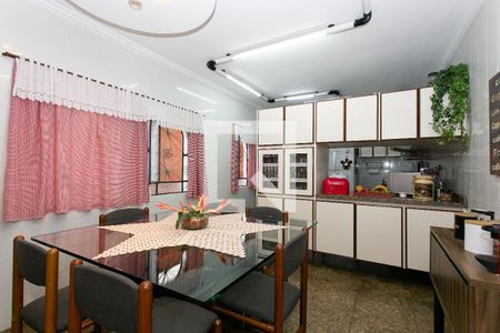 Casa à venda com 250m², 4 quartos e 2 vagasCozinha