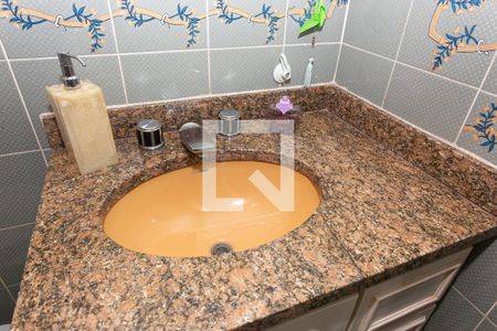 Casa à venda com 250m², 4 quartos e 2 vagasBanheiro da Suíte 2