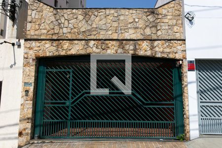 Casa à venda com 250m², 4 quartos e 2 vagasFachada