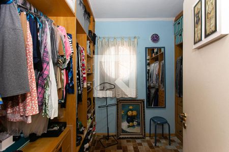 Casa à venda com 250m², 4 quartos e 2 vagasCloset da Suíte 1