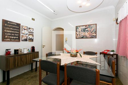 Casa à venda com 250m², 4 quartos e 2 vagasCozinha