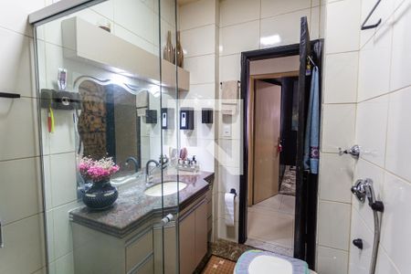 Apartamento à venda com 110m², 3 quartos e sem vaga Apartamento à venda com 110m², 3 quartos e sem vagaBanheiro Social