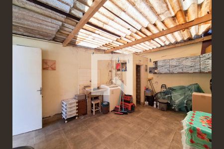 Casa à venda com 198m², 2 quartos e 4 vagas Casa à venda com 198m², 2 quartos e 4 vagasÁrea de Serviço