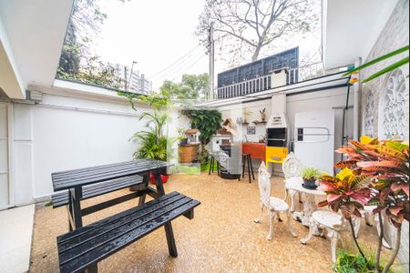 Casa à venda com 220m², 4 quartos e 3 vagasÁrea Gourmet