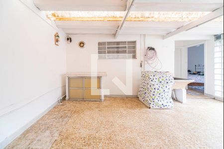 Casa à venda com 220m², 4 quartos e 3 vagasQuintal Fundos