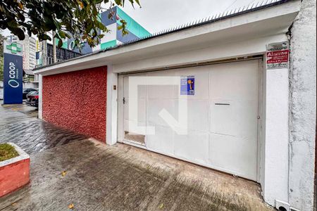 Casa à venda com 220m², 4 quartos e 3 vagasFachada