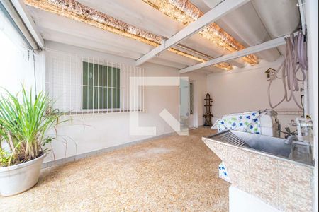 Casa à venda com 220m², 4 quartos e 3 vagasQuintal Fundos