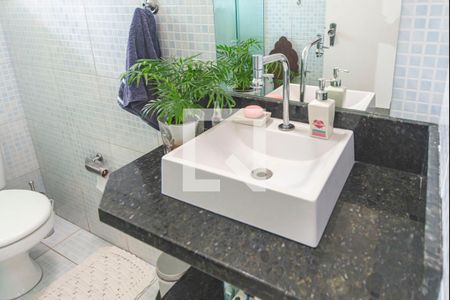 Casa à venda com 220m², 4 quartos e 3 vagasBanheiro Social 1