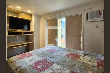 Casa de condomínio à venda com 170m², 4 quartos e 2 vagas Casa de condomínio à venda com 170m², 4 quartos e 2 vagasSuíte 3