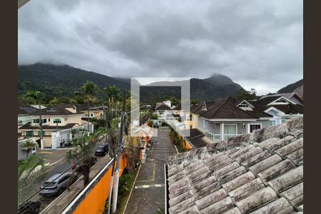 Casa de condomínio à venda com 170m², 4 quartos e 2 vagas Casa de condomínio à venda com 170m², 4 quartos e 2 vagasvista