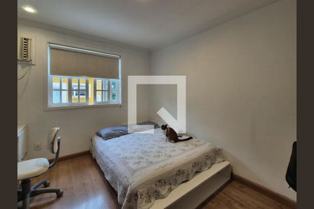 Casa de condomínio à venda com 170m², 4 quartos e 2 vagas Casa de condomínio à venda com 170m², 4 quartos e 2 vagasSuite 4