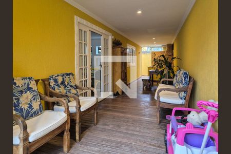 Casa de condomínio à venda com 170m², 4 quartos e 2 vagas Casa de condomínio à venda com 170m², 4 quartos e 2 vagasÁrea gourmet