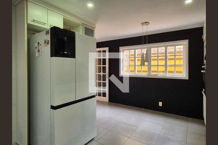 Casa de condomínio à venda com 170m², 4 quartos e 2 vagas Casa de condomínio à venda com 170m², 4 quartos e 2 vagasCozinha