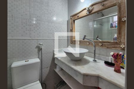 Casa de condomínio à venda com 170m², 4 quartos e 2 vagas Casa de condomínio à venda com 170m², 4 quartos e 2 vagasBanheiro da Suíte 1