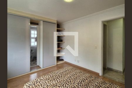 Casa de condomínio à venda com 170m², 4 quartos e 2 vagas Casa de condomínio à venda com 170m², 4 quartos e 2 vagasSuíte 2