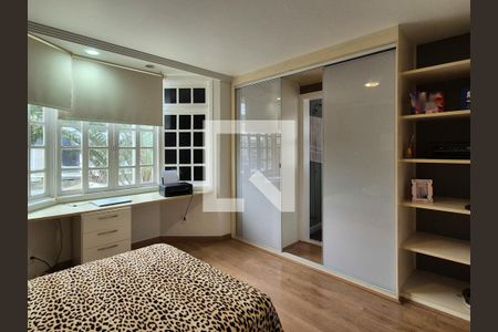 Casa de condomínio à venda com 170m², 4 quartos e 2 vagas Casa de condomínio à venda com 170m², 4 quartos e 2 vagasSuíte 2