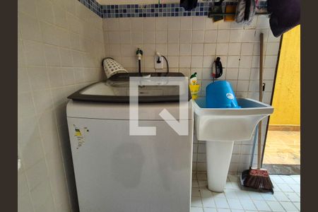 Casa de condomínio à venda com 170m², 4 quartos e 2 vagas Casa de condomínio à venda com 170m², 4 quartos e 2 vagasÁrea de serviço