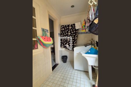 Casa de condomínio à venda com 170m², 4 quartos e 2 vagas Casa de condomínio à venda com 170m², 4 quartos e 2 vagasÁrea de serviço