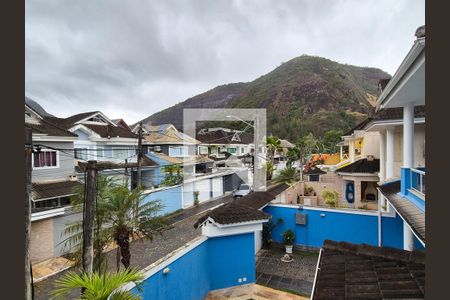 Casa de condomínio à venda com 170m², 4 quartos e 2 vagas Casa de condomínio à venda com 170m², 4 quartos e 2 vagasSuíte 3 - vista