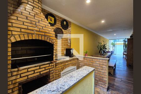 Casa de condomínio à venda com 170m², 4 quartos e 2 vagas Casa de condomínio à venda com 170m², 4 quartos e 2 vagasÁrea gourmet