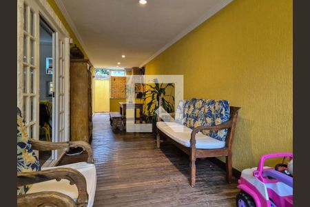 Casa de condomínio à venda com 170m², 4 quartos e 2 vagas Casa de condomínio à venda com 170m², 4 quartos e 2 vagasÁrea gourmet