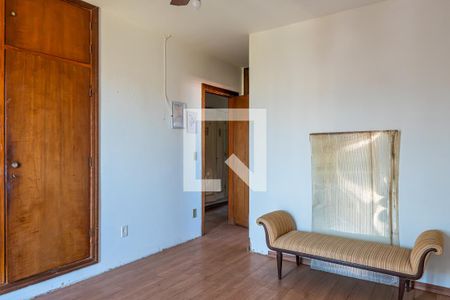 Casa à venda com 286m², 4 quartos e 4 vagasSuíte