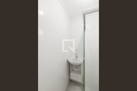 Banheiro de kitnet/studio para alugar com 1 quarto, 18m² em Vila Paulistania, São Paulo