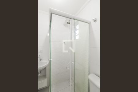 Banheiro de kitnet/studio para alugar com 1 quarto, 18m² em Vila Paulistania, São Paulo