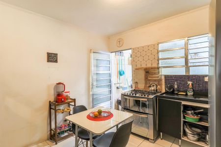 Casa à venda com 90m², 2 quartos e 1 vaga Casa à venda com 90m², 2 quartos e 1 vagaCozinha