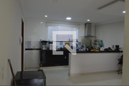 Casa de condomínio à venda com 260m², 5 quartos e 2 vagasCozinha 