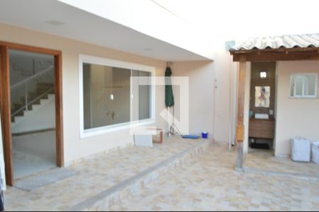 Casa de condomínio à venda com 260m², 5 quartos e 2 vagasFachada