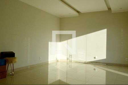 Casa de condomínio à venda com 260m², 5 quartos e 2 vagasSuíte 3