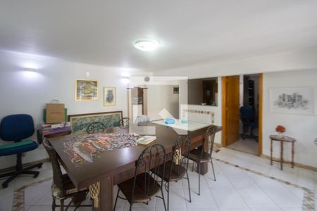 Casa à venda com 600m², 4 quartos e 3 vagasSala