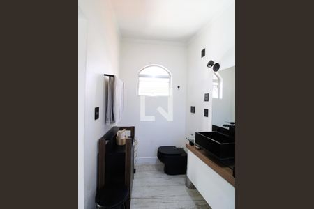 Casa à venda com 318m², 4 quartos e 4 vagasBanheiro da Suíte